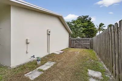 102 Meadowlark Drive, Royal Palm Beach, FL 33411 - Photo 39