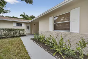 102 Meadowlark Dr, Royal Palm Beach, FL 33411 - Photo 3