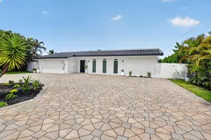 876 NW 6th Ave, Boca Raton, FL 33432 - Photo 3