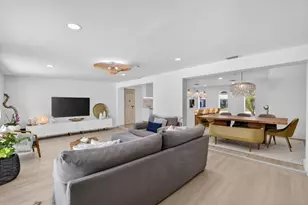 876 NW 6th Ave, Boca Raton, FL 33432 - Photo 17
