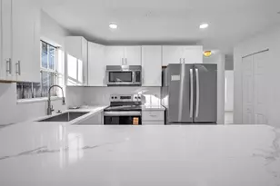 719 SW 10th St, Homestead, FL 33034 - Photo 3