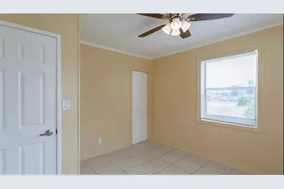 808 W 4th Street W, West Palm Beach, FL 33404 - Photo 9