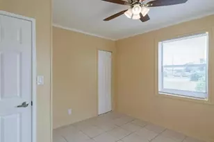 808 W 4th Street W, Riviera Beach, FL 33404 - Photo 9