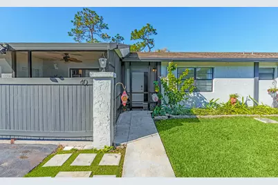 40 Seminole Court E, West Palm Beach, FL 33411 - Photo 1