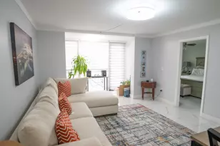 8285 Sunrise Lakes Blvd, Sunrise, FL 33322 - Photo 11