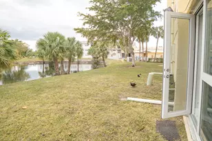 8285 Sunrise Lakes Blvd, Sunrise, FL 33322 - Photo 23