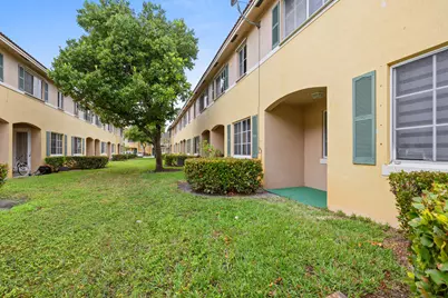 6052 SW 19th Street, North Lauderdale, FL 33068 - Photo 17