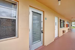 60 Camden C, West Palm Beach, FL 33417 - Photo 5