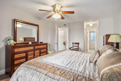 3951 Via Poinciana #516, Lake Worth, FL 33467 - Photo 13