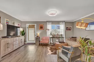 279 Flanders, Delray Beach, FL 33484 - Photo 7