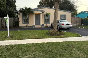 124 SW 10th Ave, Boynton Beach, FL 33435 - Photo 1