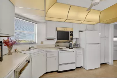 3590 Via Poinciana #616, Lake Worth, FL 33467 - Photo 21