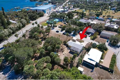 2427 NE Center Street, Jensen Beach, FL 34957 - Photo 9