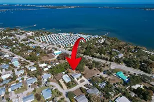 2427 NE Center St, Jensen Beach, FL 34957 - Photo 3
