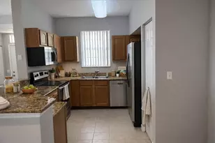 1611 SE Pomeroy St, Stuart, FL 34997 - Photo 3