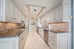 100 Lakeshore Dr, Juno Beach, FL 33408 - Photo 9