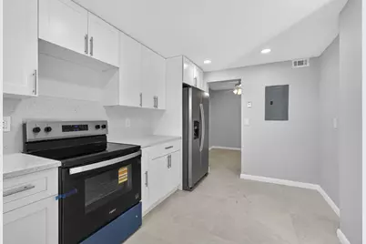 3590 Via Poinciana #202, Lake Worth, FL 33467 - Photo 29