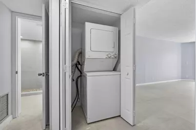 3590 Via Poinciana #202, Lake Worth, FL 33467 - Photo 17