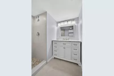 3590 Via Poinciana #202, Lake Worth, FL 33467 - Photo 15