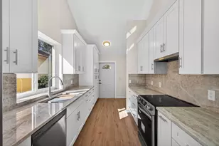 141 Cape Pointe Cir, Jupiter, FL 33477 - Photo 5