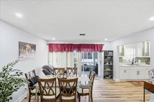 1017 Pheasant Run Dr, Fort Pierce, FL 34982 - Photo 9