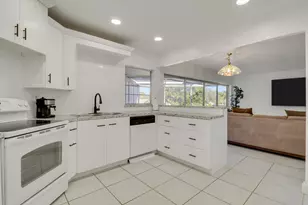 7 Greenway Village N, Royal Palm Beach, FL 33411 - Photo 9