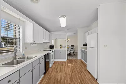 507 Tropical Isles Circle #25, Fort Pierce, FL 34982 - Photo 9