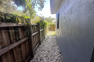 1418 SW 27th St, Fort Lauderdale, FL 33315 - Photo 17