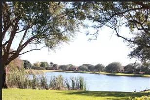 3915 Victoria Dr, West Palm Beach, FL 33406 - Photo 3