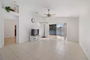 3800 Woodfield Dr, Pompano Beach, FL 33073 - Photo 15