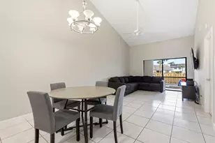 1060 Parkside Green Dr, Greenacres, FL 33415 - Photo 5