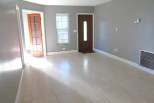 6902 S Plymouth Dr, Lake Worth Beach, FL 33462 - Photo 5