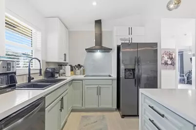 901 SW 111th Way, Davie, FL 33324 - Photo 15