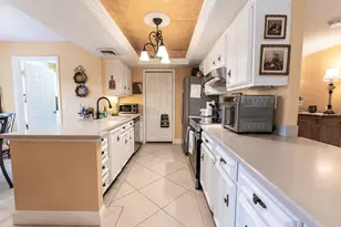 5390 Woodland Lakes Dr, Palm Beach Gardens, FL 33418 - Photo 5