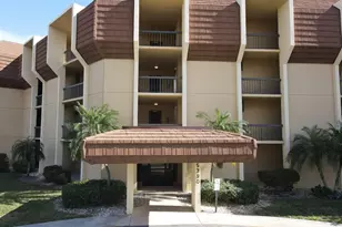 5390 Woodland Lakes Dr, Palm Beach Gardens, FL 33418 - Photo 3