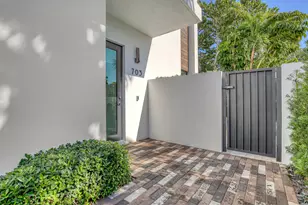 703 NE 5th St, Delray Beach, FL 33483 - Photo 3