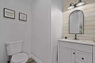 627 Castle Dr, Palm Beach Gardens, FL 33410 - Photo 17