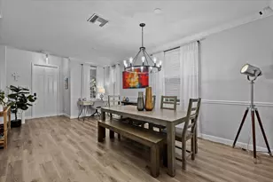 627 Castle Dr, Palm Beach Gardens, FL 33410 - Photo 9