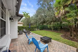 627 Castle Dr, Palm Beach Gardens, FL 33410 - Photo 3