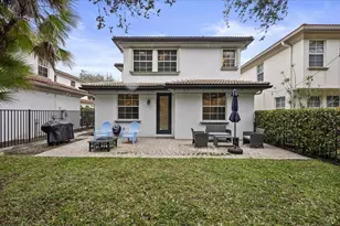 627 Castle Dr, Palm Beach Gardens, FL 33410 - Photo 5