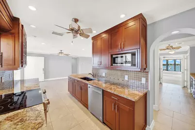 624 SW Saint Lucie Crescent #406, Stuart, FL 34994 - Photo 7