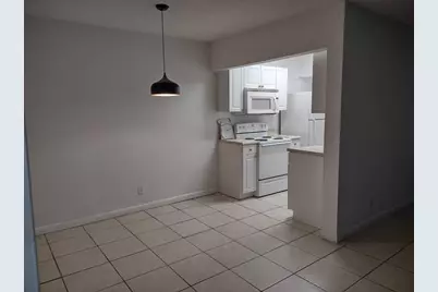 1100 NE 1st Court #305, Hallandale Beach, FL 33009 - Photo 5