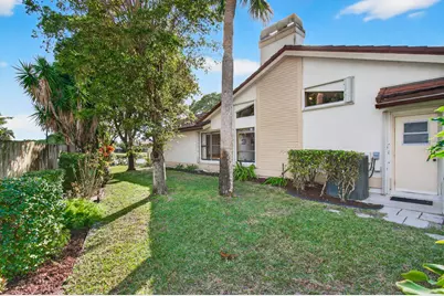 2036 Amesbury Circle, Wellington, FL 33414 - Photo 15