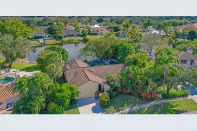 2036 Amesbury Circle, Wellington, FL 33414 - Photo 13