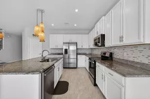 10916 SW Robbia Way, Port Saint Lucie, FL 34987 - Photo 15