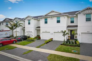 656 SE Lk Fls St, Port Saint Lucie, FL 34984 - Photo 1