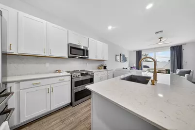 656 SE Lake Falls Street, Port Saint Lucie, FL 34984 - Photo 13