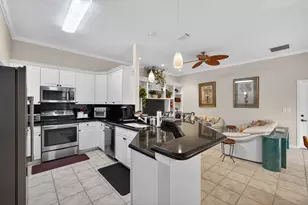 2085 Chagall Cir, West Palm Beach, FL 33409 - Photo 5