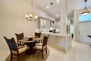 202 Cypress Point Dr, Palm Beach Gardens, FL 33418 - Photo 9