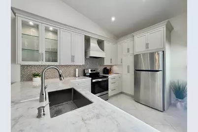 202 Cypress Point Drive #202, Palm Beach Gardens, FL 33418 - Photo 5